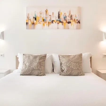 アパート Luxury & Design Piramide ローマ