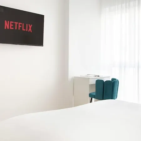 アパート Luxury & Design Piramide ローマ