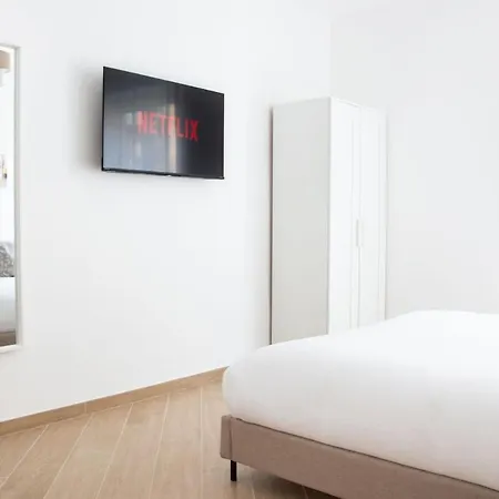 アパート Luxury & Design Piramide ローマ